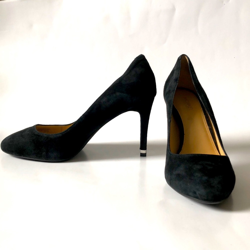 Michael Kors 6.5M Heel shoes Black Suede & Metal detail Excellent Condition